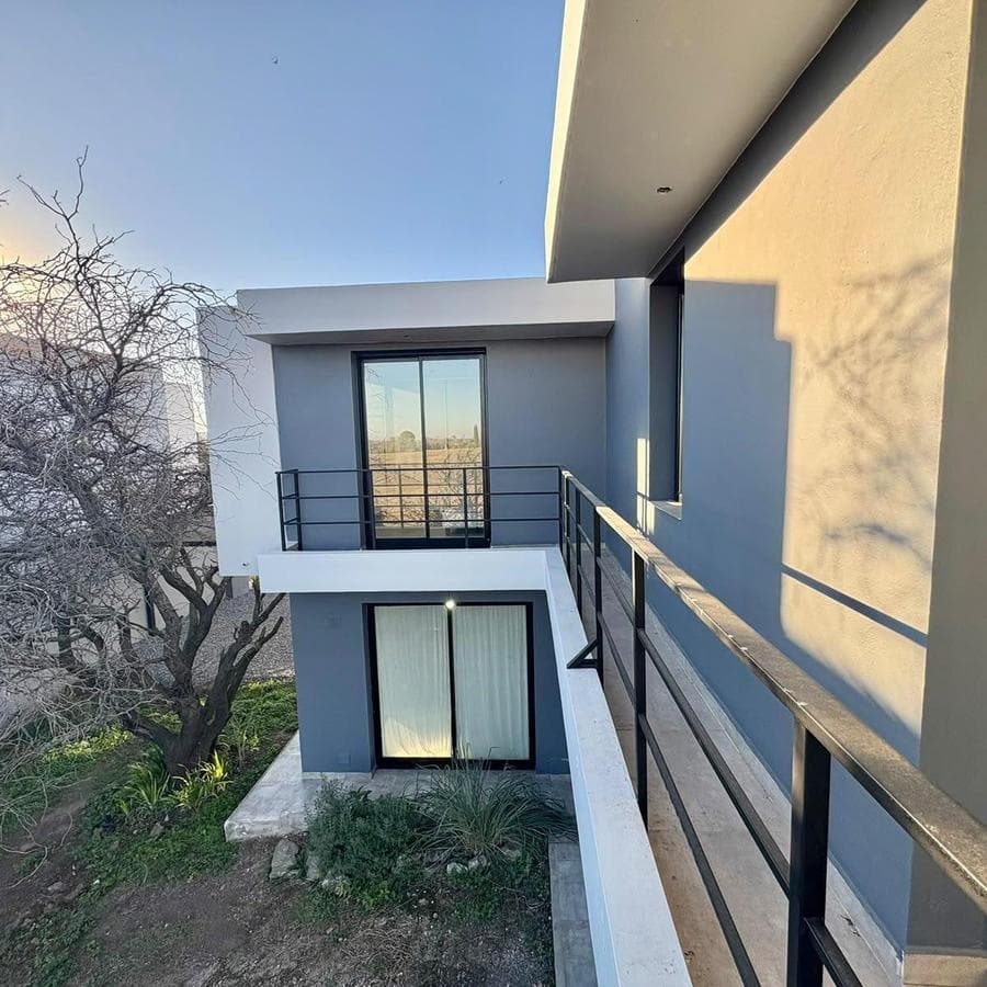 3-BEDROOM HOUSE FOR SALE IN LAS CAÑITAS, A PRIVATE NEIGHBORHOOD IN MÁLAGA