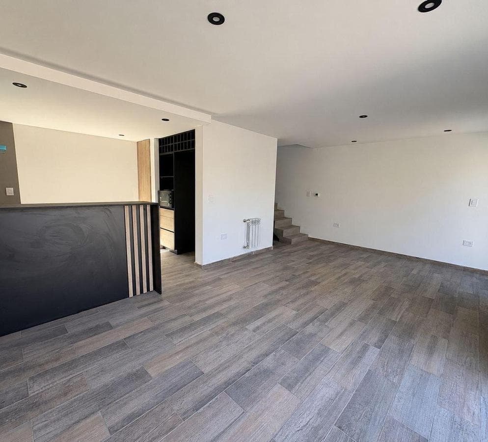 2-BEDROOM DUPLEX FOR SALE IN HOUSING ARGUELLO, CORDOBA