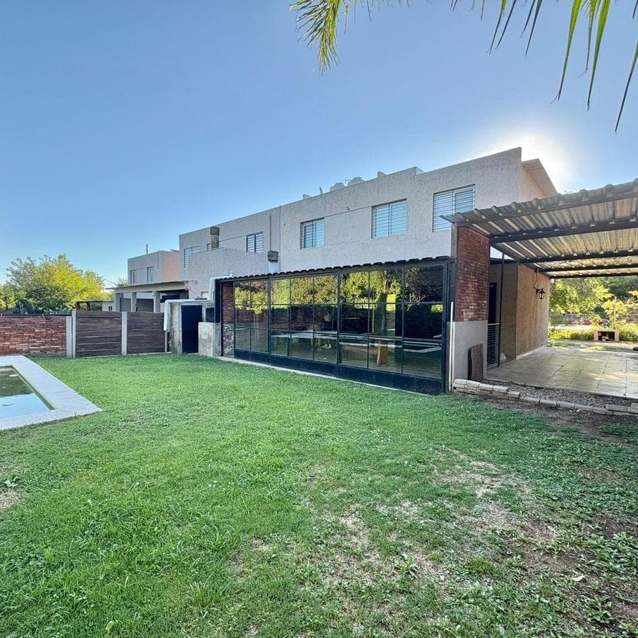 3-BEDROOM DUPLEX FOR SALE IN HOUSING UNQUILLO