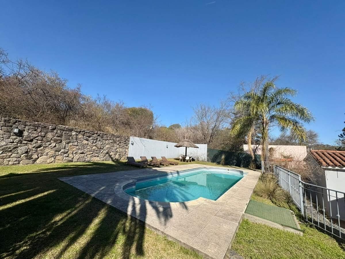 SINGLE-STORY HOUSE FOR SALE IN EL TALAR DE MENDIOLAZA—ELIGIBLE FOR A MORTGAGE