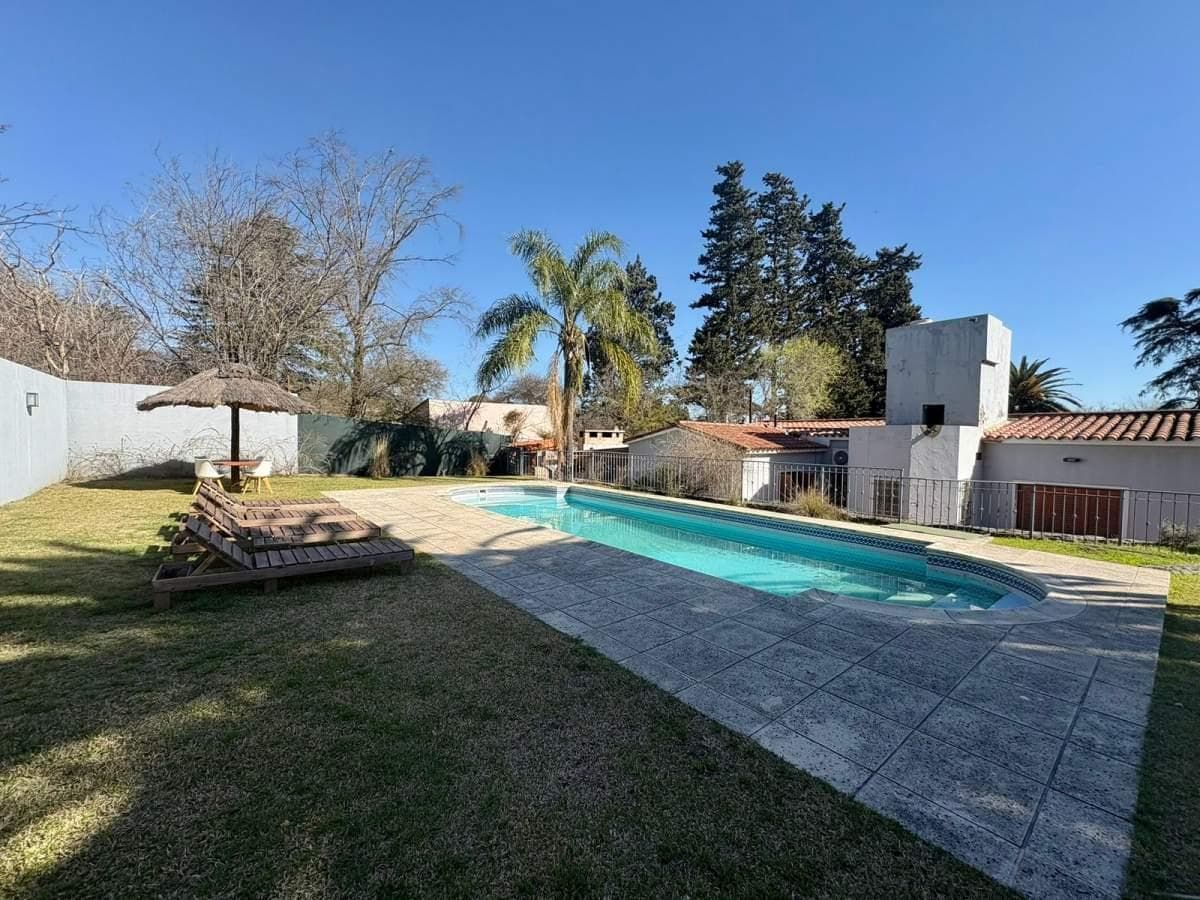 SINGLE-STORY HOUSE FOR SALE IN EL TALAR DE MENDIOLAZA—ELIGIBLE FOR A MORTGAGE