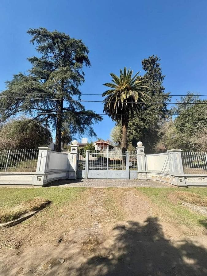 SINGLE-STORY HOUSE FOR SALE IN EL TALAR DE MENDIOLAZA—ELIGIBLE FOR A MORTGAGE