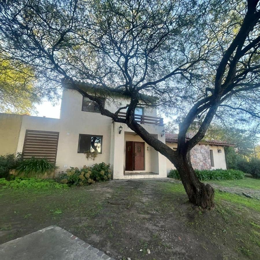 4-BEDROOM HOUSE FOR SALE IN CALICANTO, VILLA WARCALDE, CORDOBA
