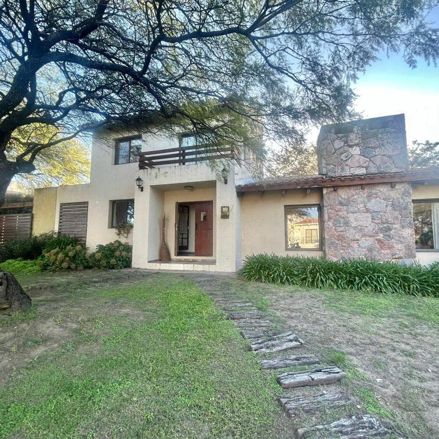 4-BEDROOM HOUSE FOR SALE IN CALICANTO, VILLA WARCALDE, CORDOBA