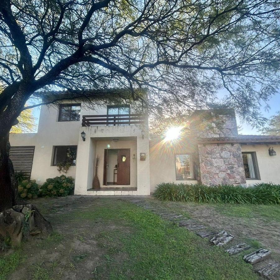 4-BEDROOM HOUSE FOR SALE IN CALICANTO, VILLA WARCALDE, CORDOBA