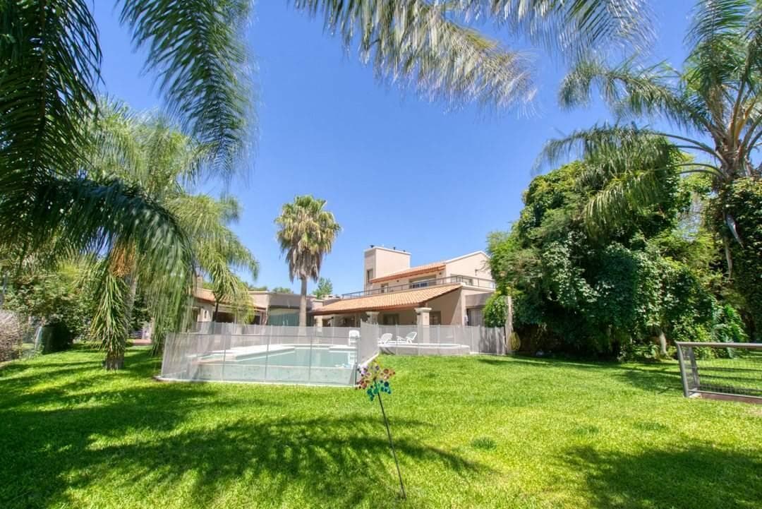 HOUSE FOR SALE: 6-BEDROOM COUNTRY HOME IN EL BOSQUE, VILLA WARCALDE—SINGLE-STORY