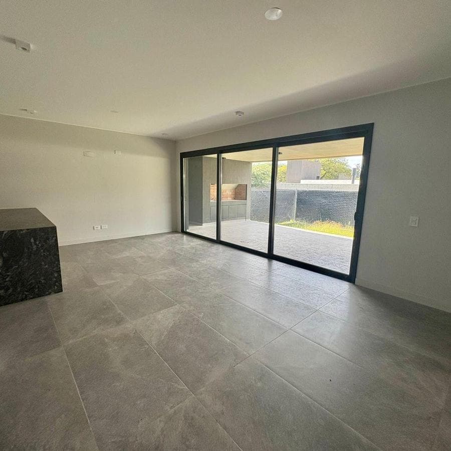 HOUSE FOR SALE: 3 BEDROOMS, SINGLE-STORY, PATAGONIA HOME, VILLA WARCALDE, CORDOBA