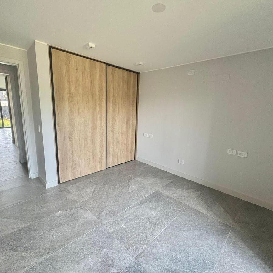 HOUSE FOR SALE: 3 BEDROOMS, SINGLE-STORY, PATAGONIA HOME, VILLA WARCALDE, CORDOBA