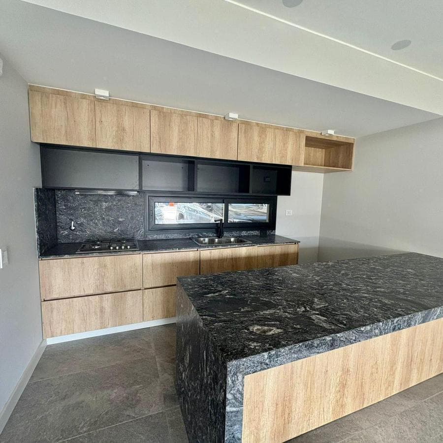 HOUSE FOR SALE: 3 BEDROOMS, SINGLE-STORY, PATAGONIA HOME, VILLA WARCALDE, CORDOBA