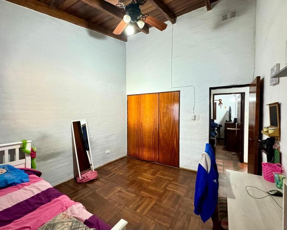 HOUSE FOR SALE: 3-BEDROOM VILLA IN WARCALDE WITH BARBECUE AREA AND POOL