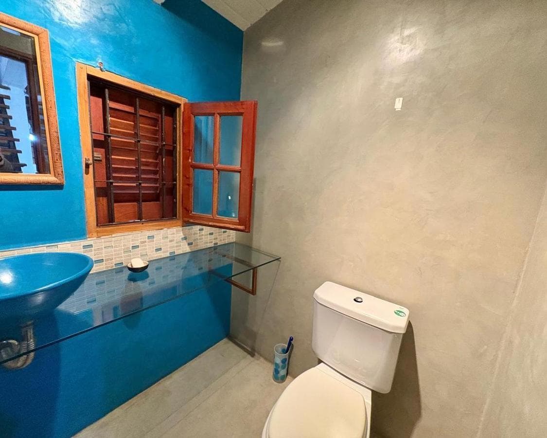 HOUSE FOR SALE: 3-BEDROOM VILLA IN WARCALDE WITH BARBECUE AREA AND POOL