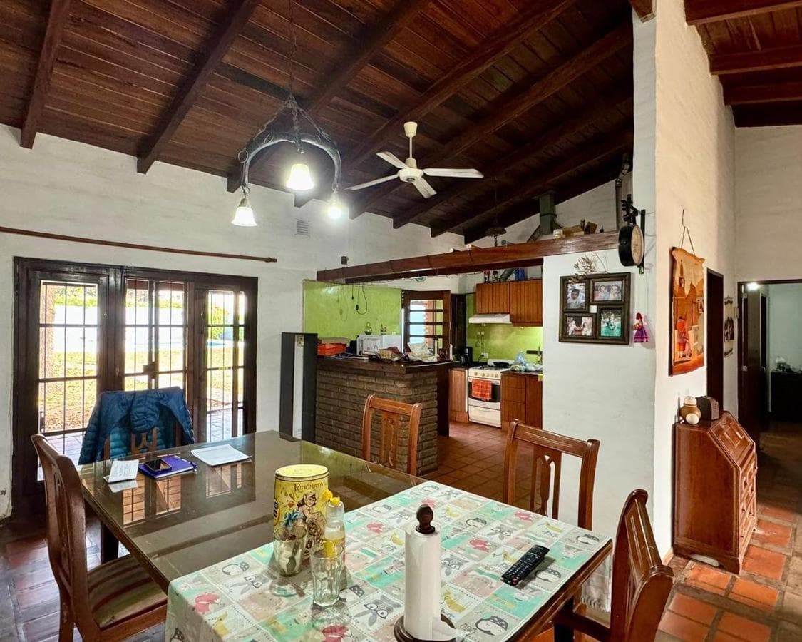 HOUSE FOR SALE: 3-BEDROOM VILLA IN WARCALDE WITH BARBECUE AREA AND POOL