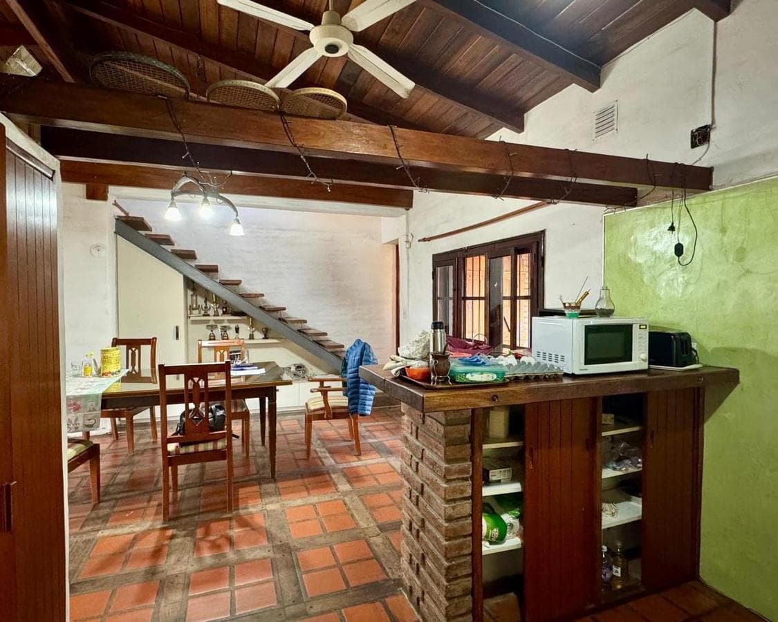 HOUSE FOR SALE: 3-BEDROOM VILLA IN WARCALDE WITH BARBECUE AREA AND POOL