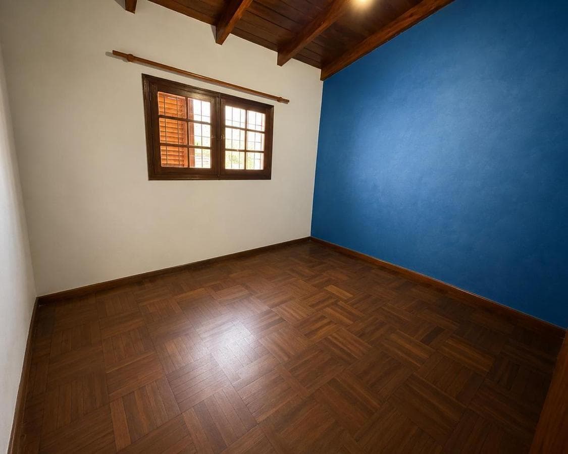 HOUSE FOR SALE: 3-BEDROOM VILLA IN WARCALDE WITH BARBECUE AREA AND POOL