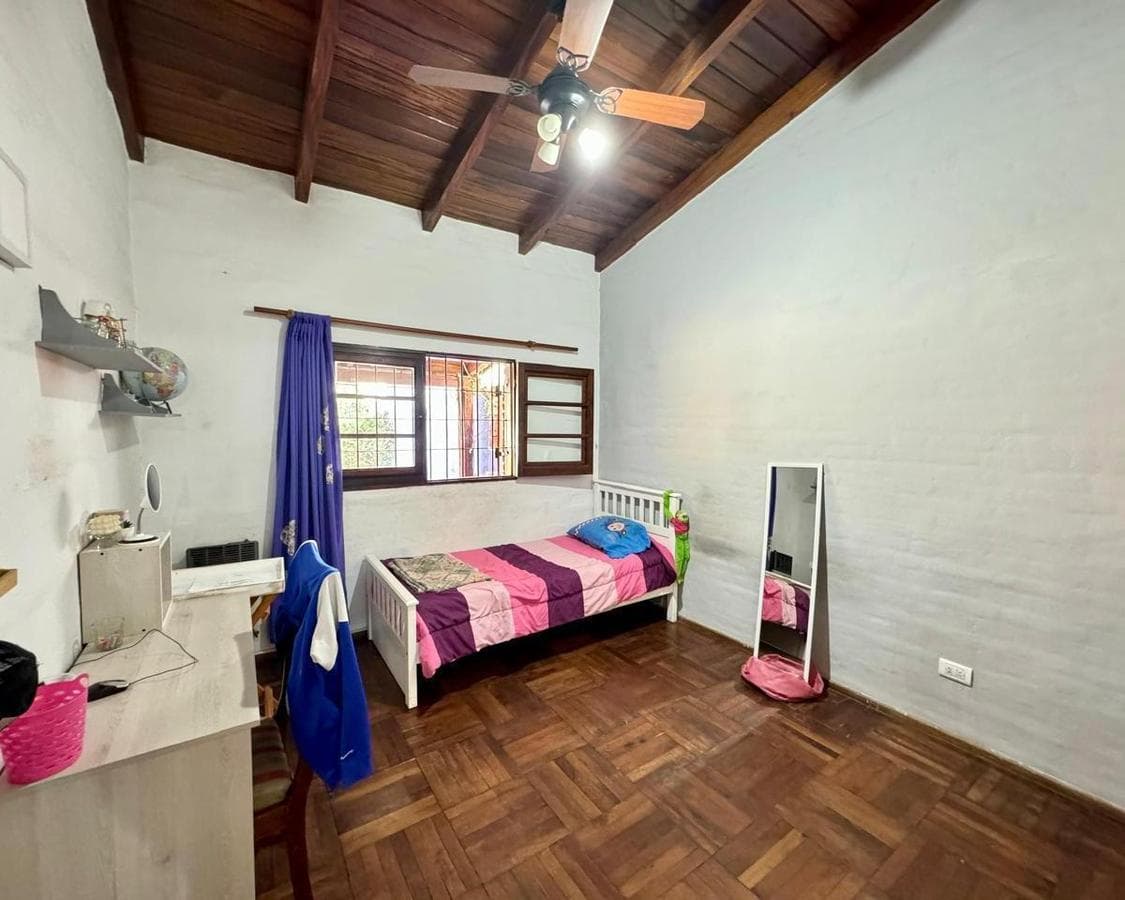 HOUSE FOR SALE: 3-BEDROOM VILLA IN WARCALDE WITH BARBECUE AREA AND POOL