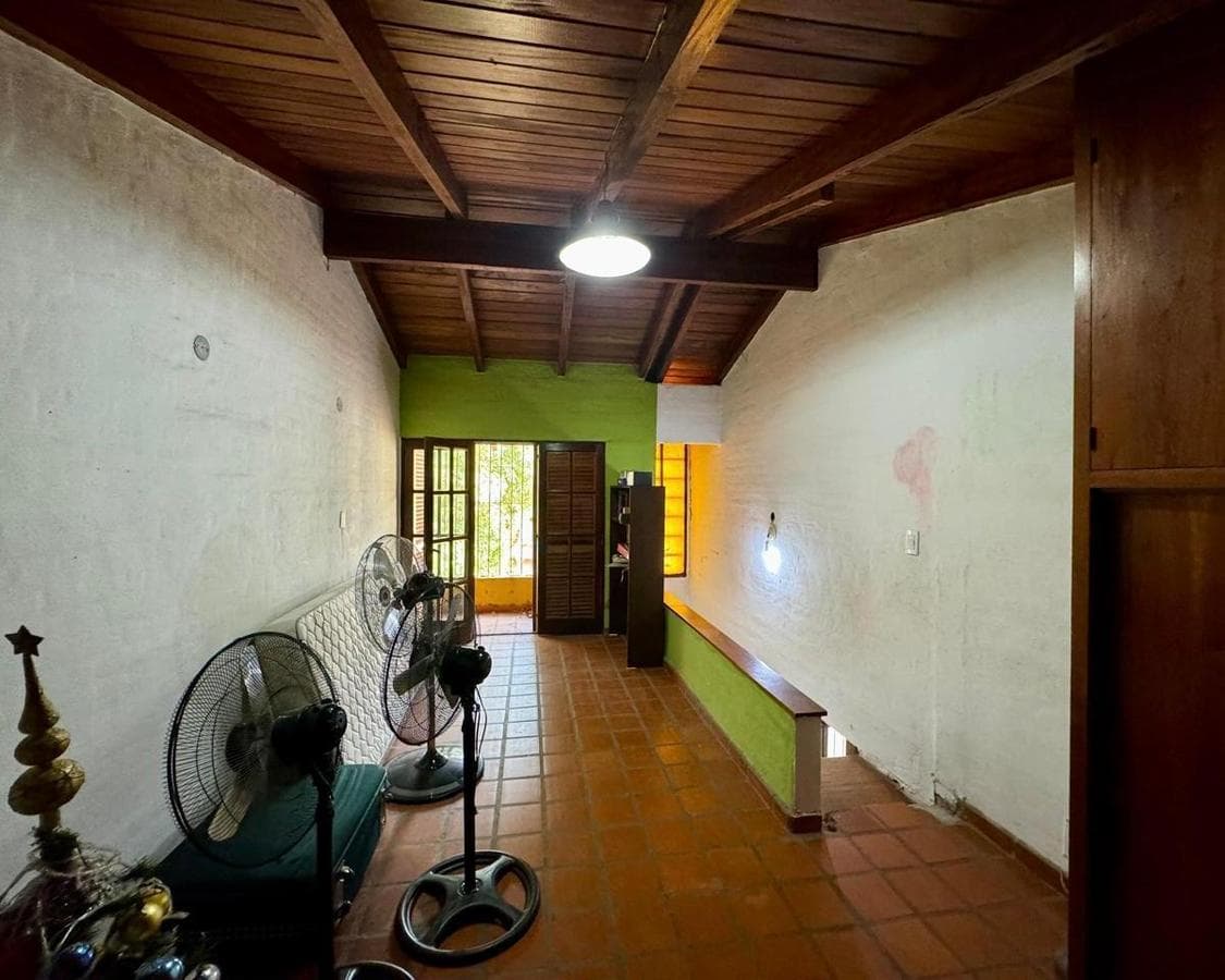 HOUSE FOR SALE: 3-BEDROOM VILLA IN WARCALDE WITH BARBECUE AREA AND POOL
