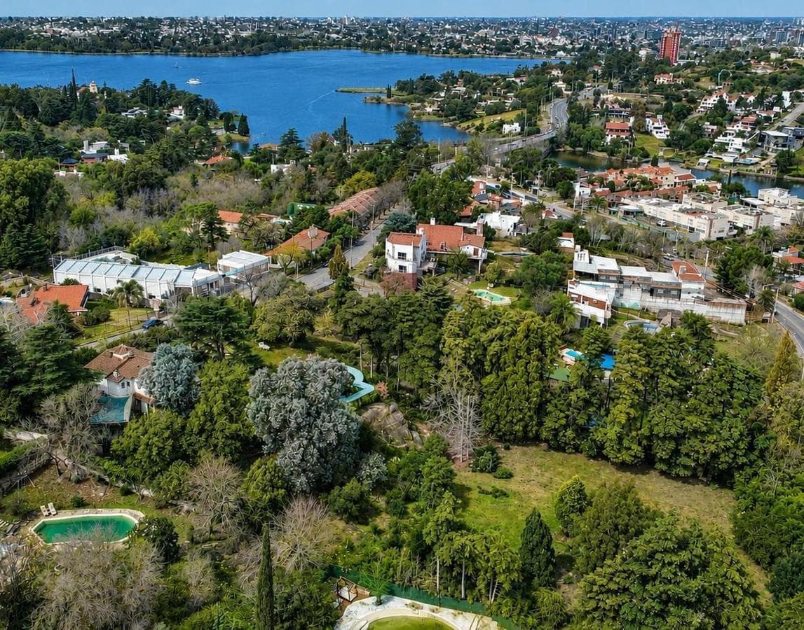 Large Lot for Sale in Villa del Lago, Located on the Highway