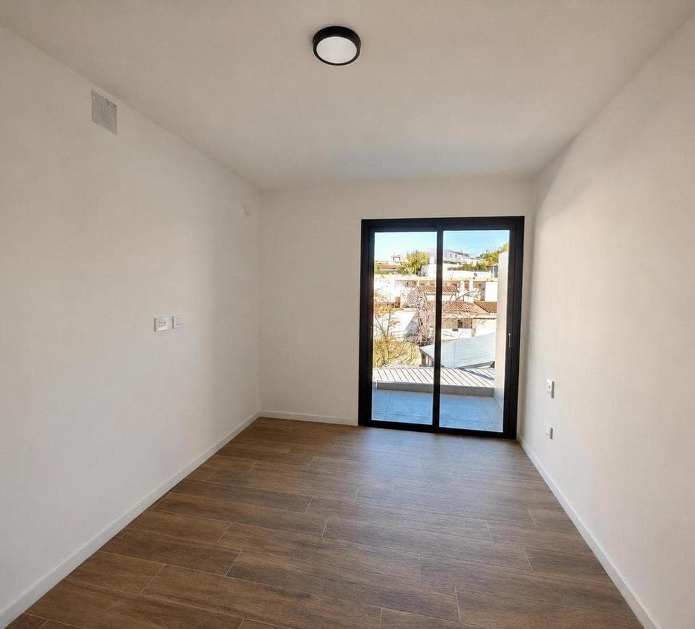 1-BEDROOM APARTMENT FOR SALE WITH GARAGE