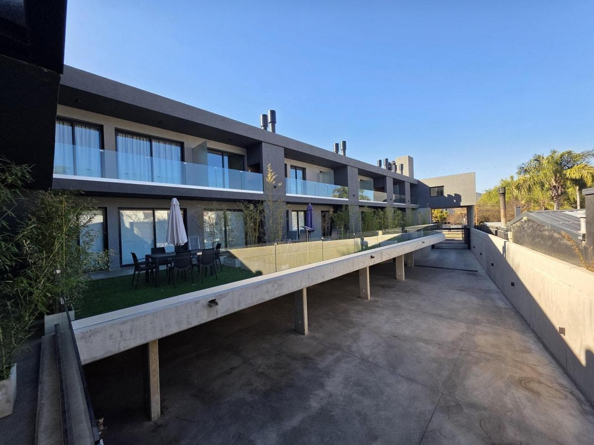 BRAND-NEW PREMIUM 2-BEDROOM APARTMENT FOR SALE