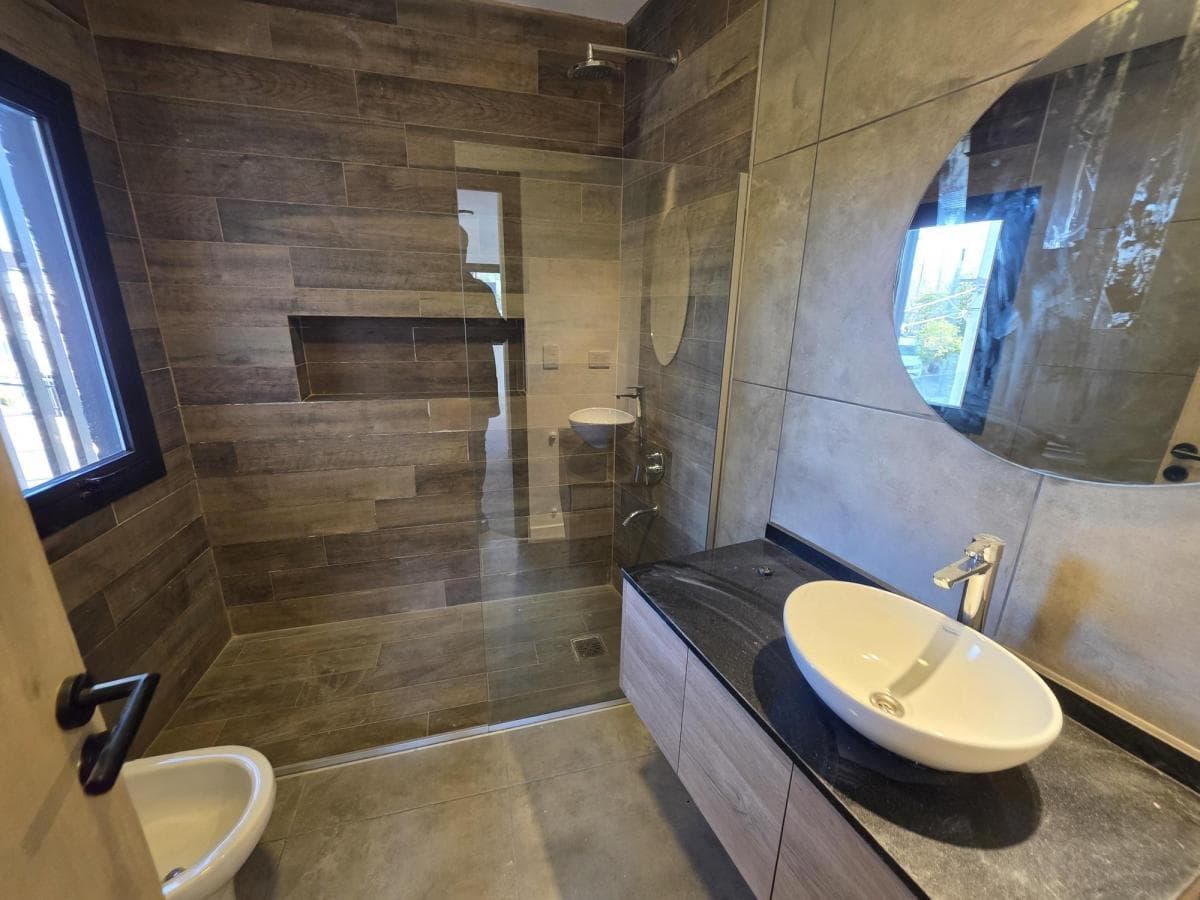 BRAND-NEW PREMIUM 2-BEDROOM APARTMENT FOR SALE