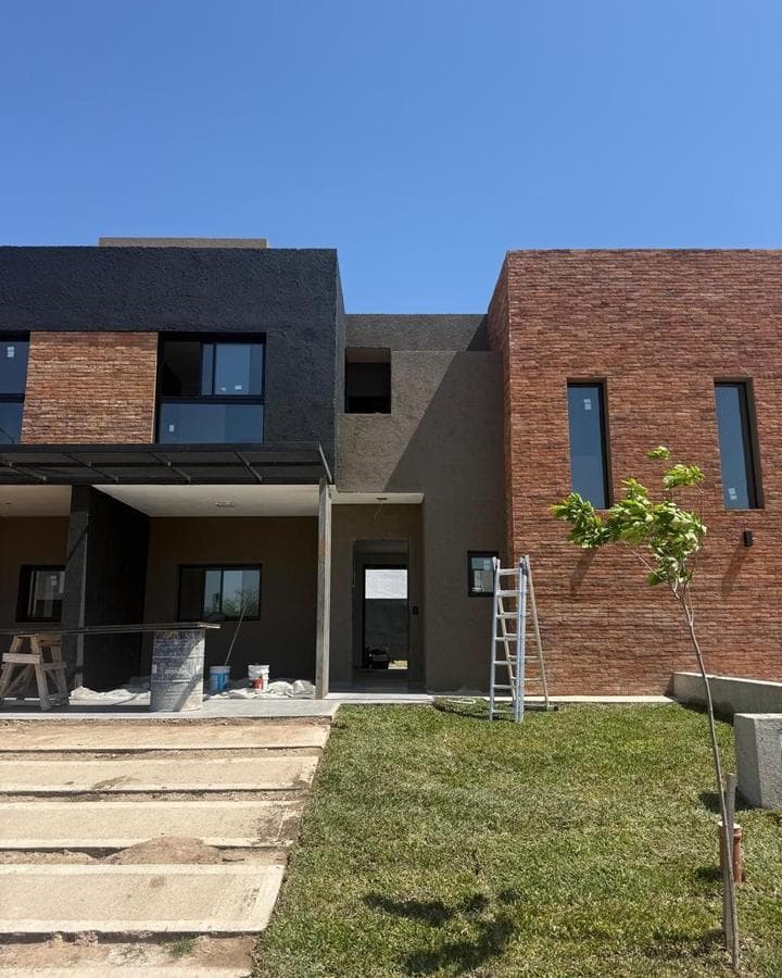 3-BEDROOM DUPLEX FOR SALE IN SAN IGNACIO VILLAGE OFFICE BUILDING