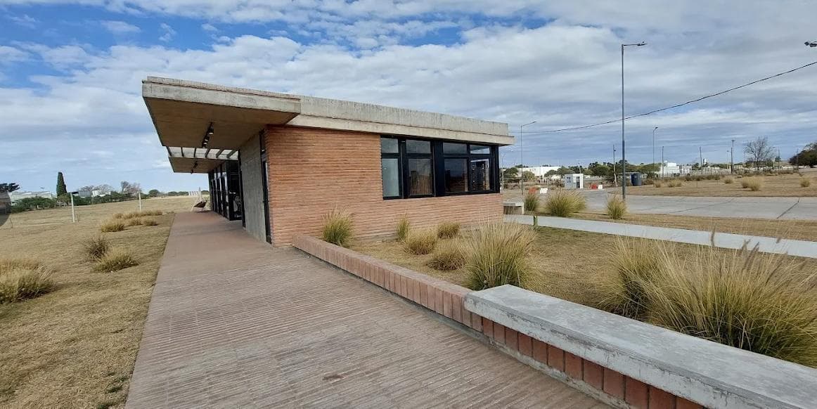 3-BEDROOM DUPLEX FOR SALE IN SAN IGNACIO VILLAGE OFFICE BUILDING