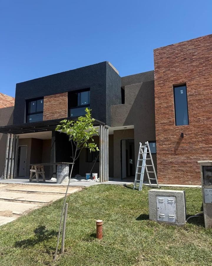 3-BEDROOM DUPLEX FOR SALE IN SAN IGNACIO VILLAGE OFFICE BUILDING