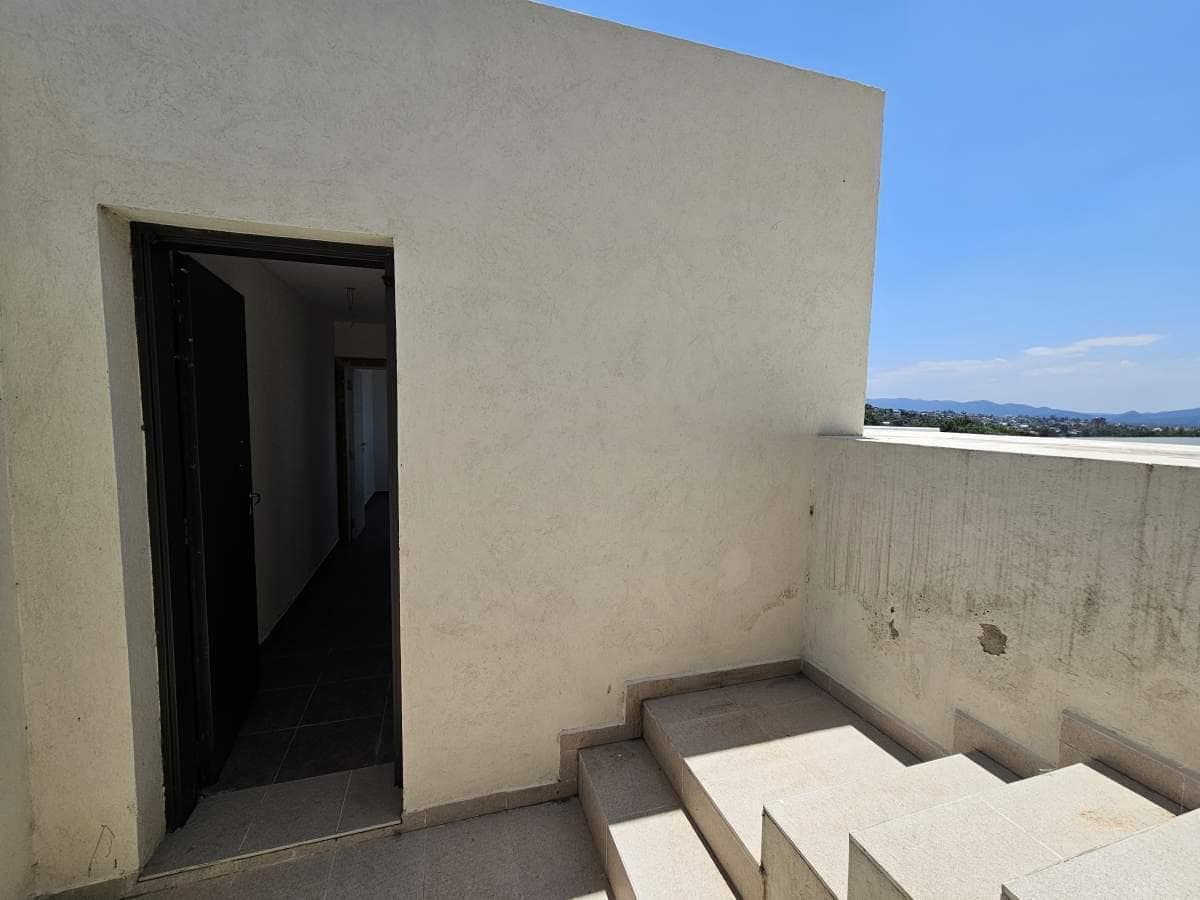 4-BEDROOM HOUSE WITH A SWIMMING POOL FOR SALE IN VILLA CARLOS PAZ
