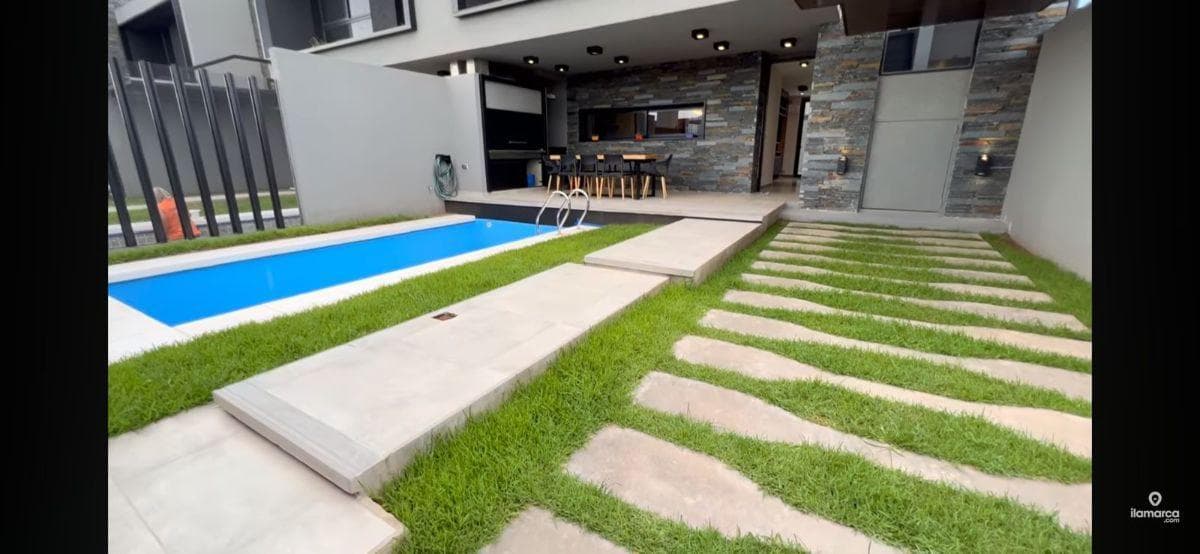 3-BEDROOM DUPLEX FOR SALE IN SAN IGNACIO VILLAGE!!!