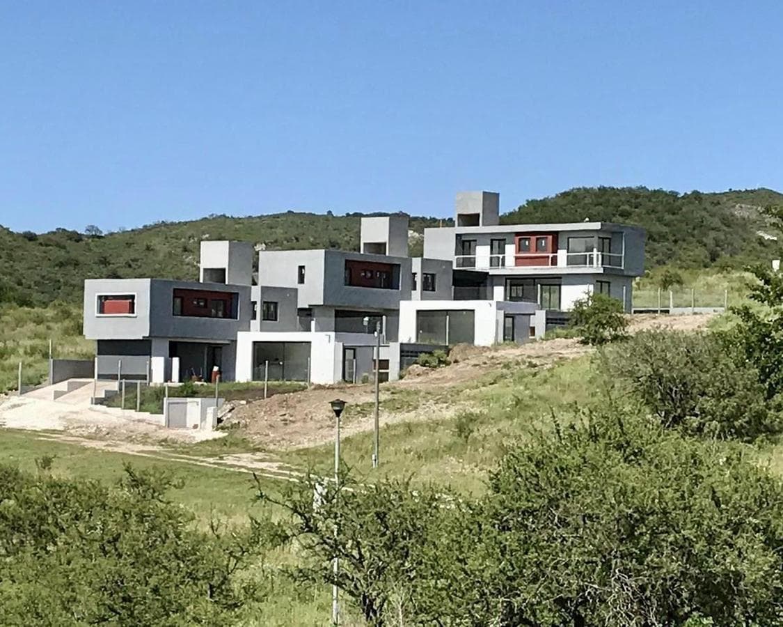 3-BEDROOM DUPLEX FOR SALE IN ALTA GRACIA