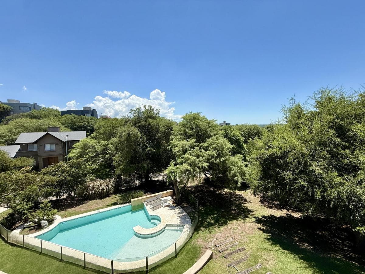 4-Bedroom House for Sale in Country La Rufina