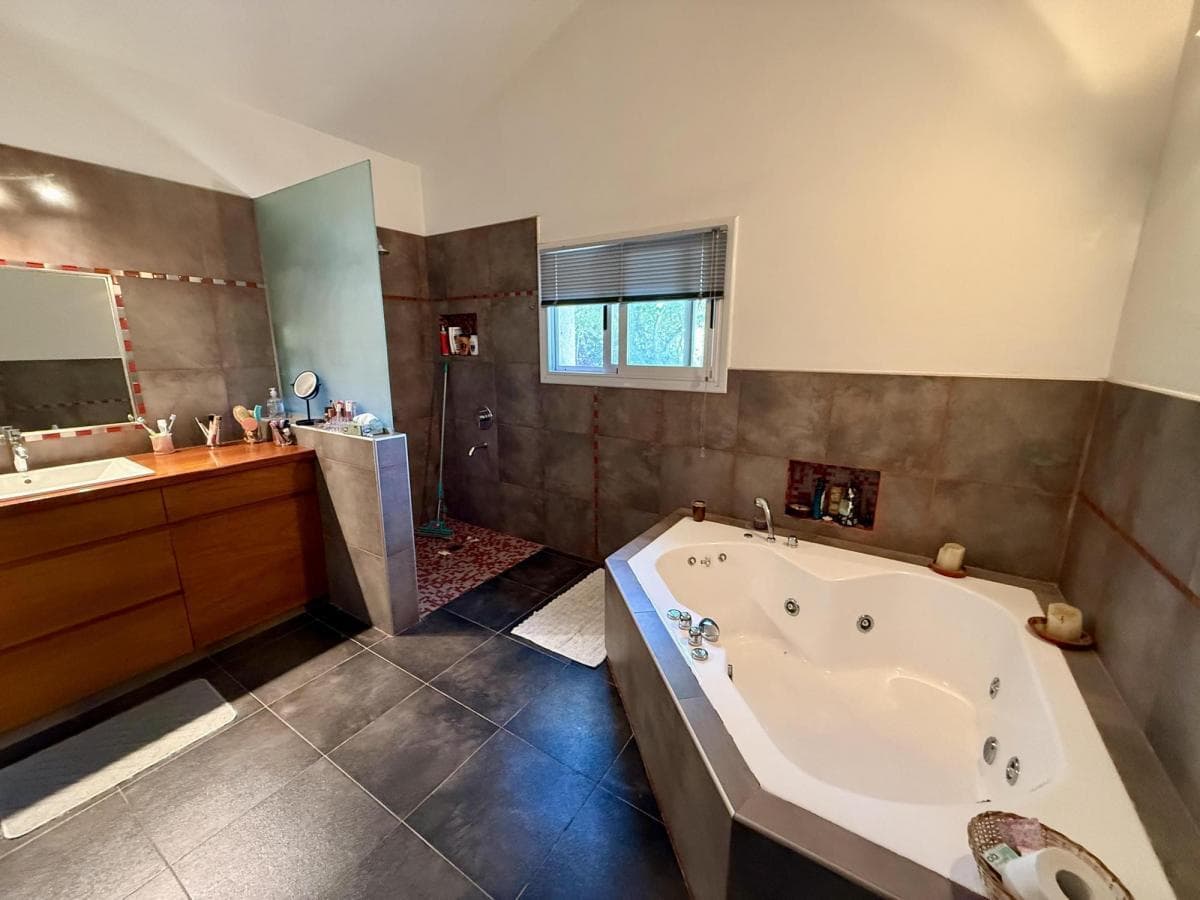 4-Bedroom House for Sale in Country La Rufina