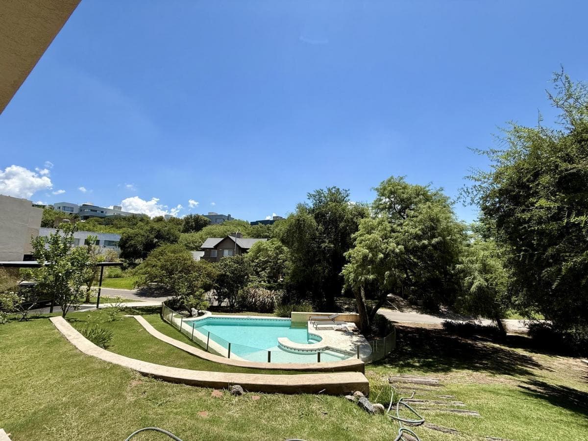 4-Bedroom House for Sale in Country La Rufina