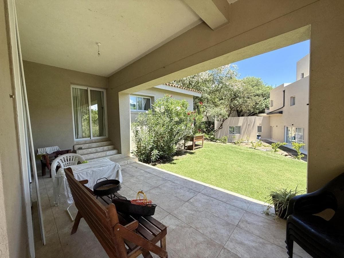 4-Bedroom House for Sale in Country La Rufina