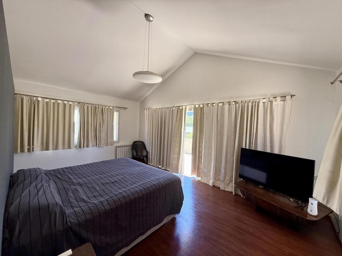 4-Bedroom House for Sale in Country La Rufina