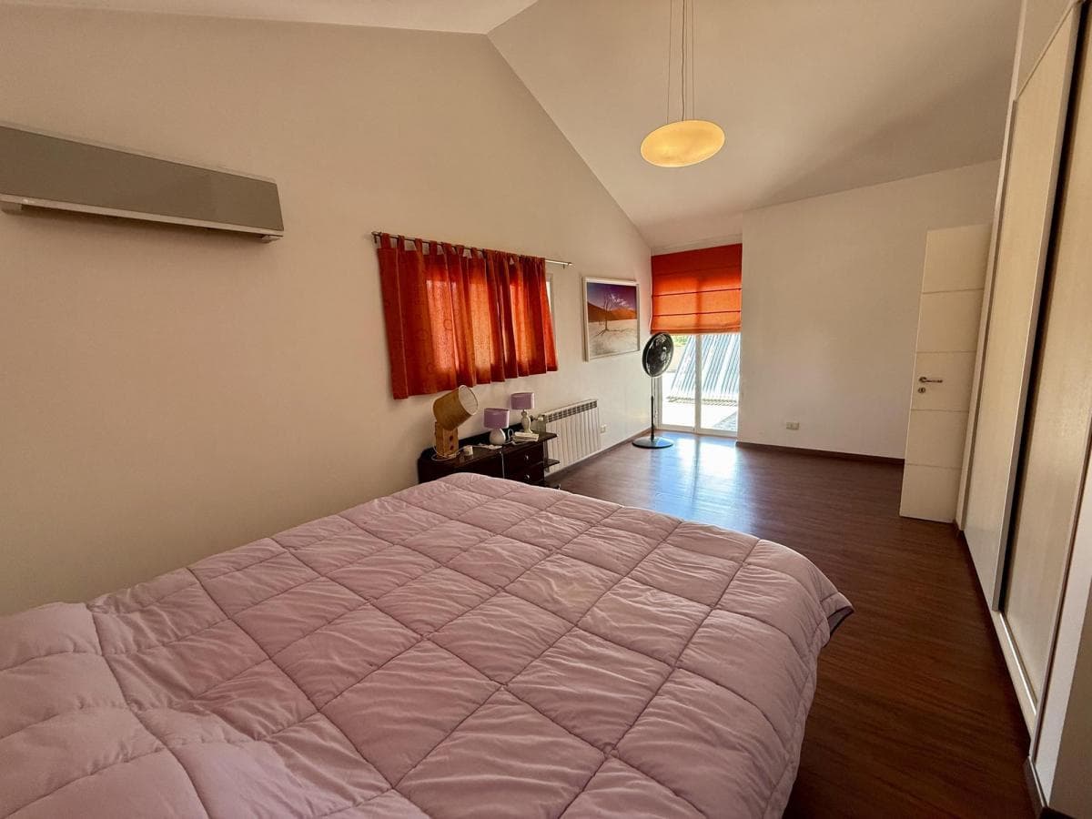 4-Bedroom House for Sale in Country La Rufina