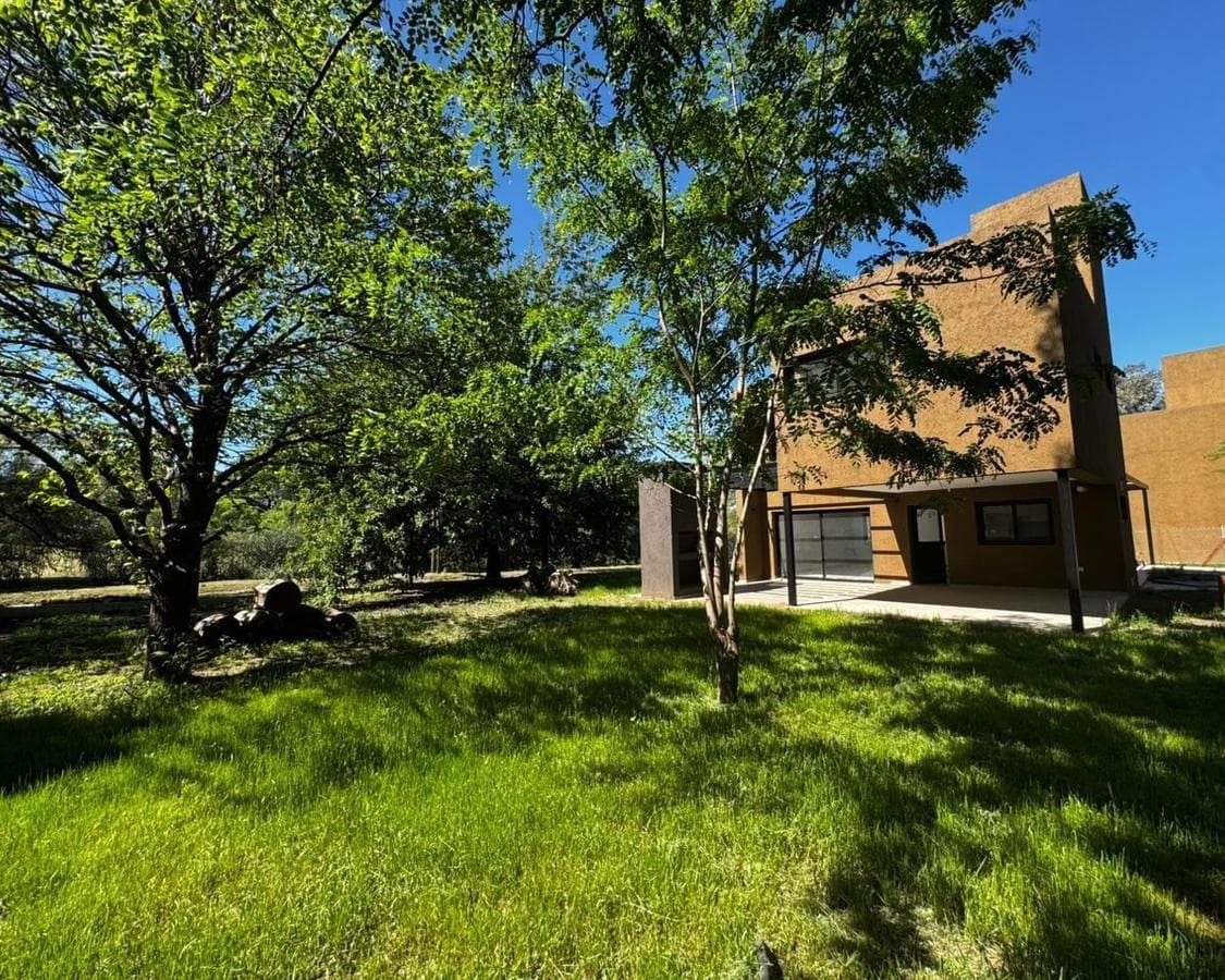 HOUSE FOR SALE IN THE VILLA ALLENDE GOLF GATED COMMUNITY