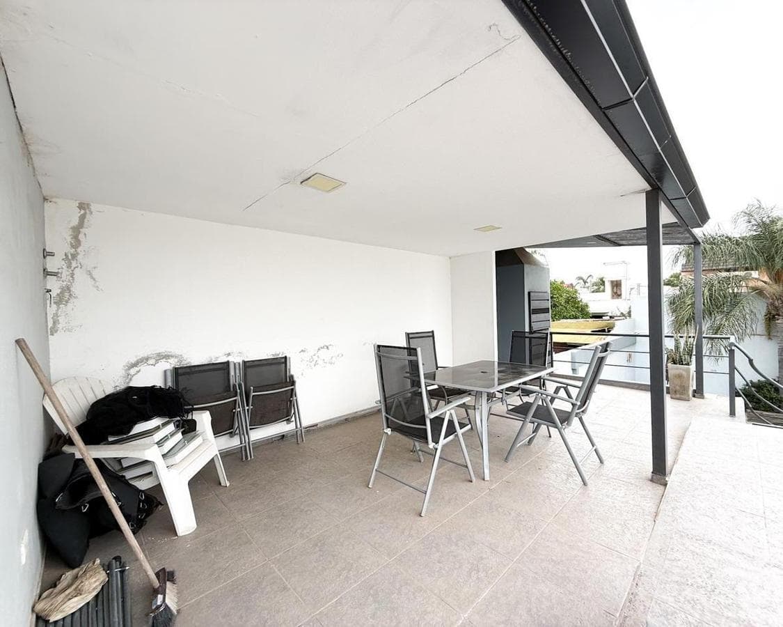 4-BEDROOM HOUSE FOR SALE WITH SWIMMING POOL IN ALTOS DE VILLA CABRERA
