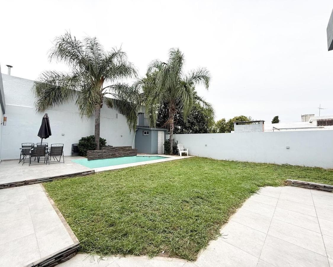 4-BEDROOM HOUSE FOR SALE WITH SWIMMING POOL IN ALTOS DE VILLA CABRERA