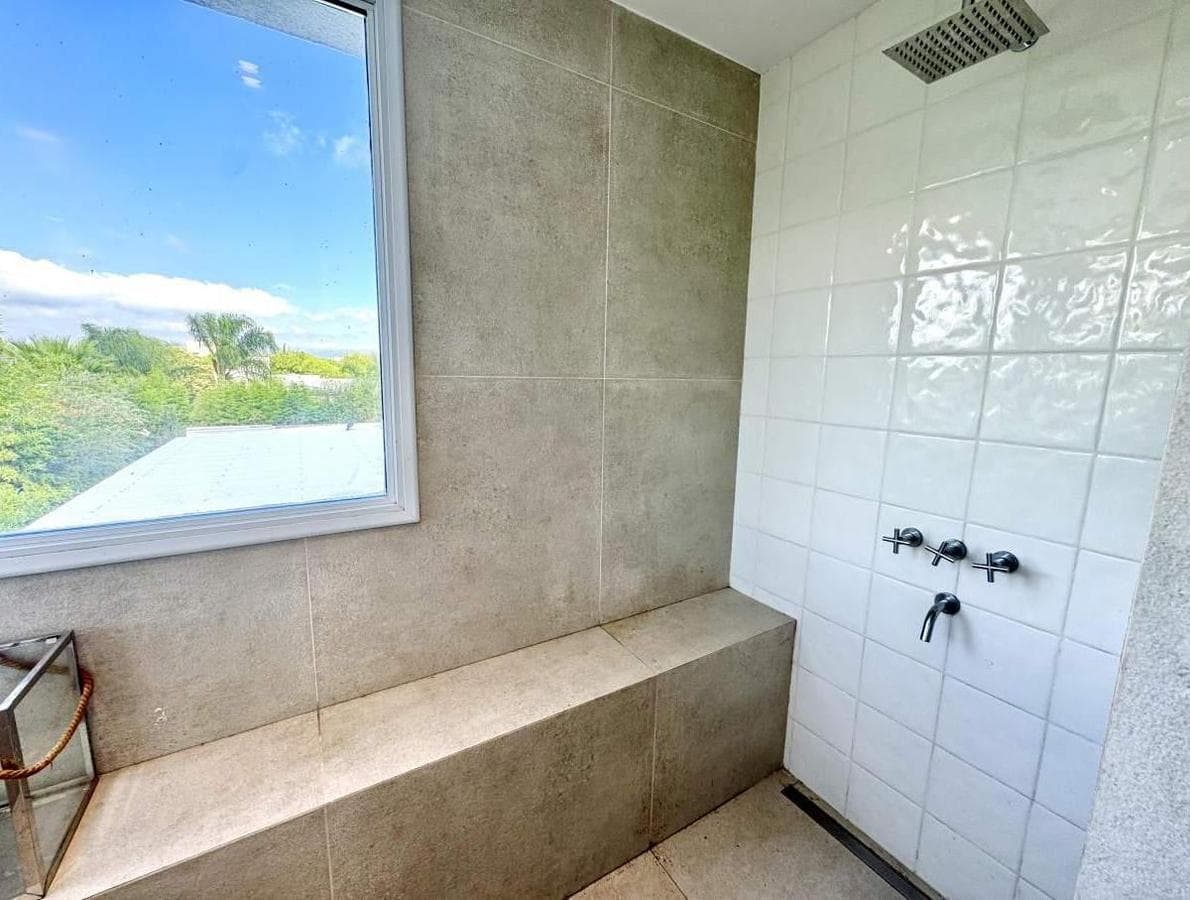 EXCLUSIVE LISTING: CASA CHACRAS DE LA VILLA - VILLA ALLENDE