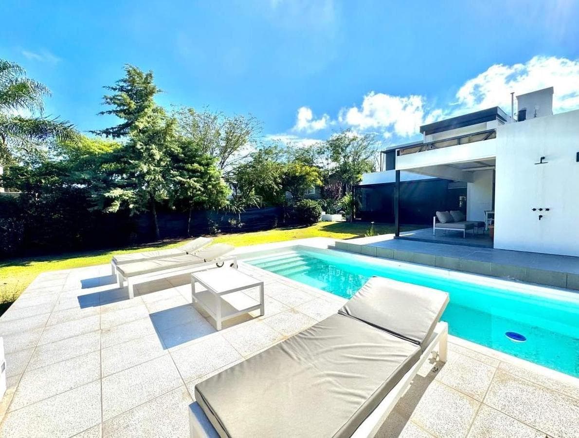 EXCLUSIVE LISTING: CASA CHACRAS DE LA VILLA - VILLA ALLENDE
