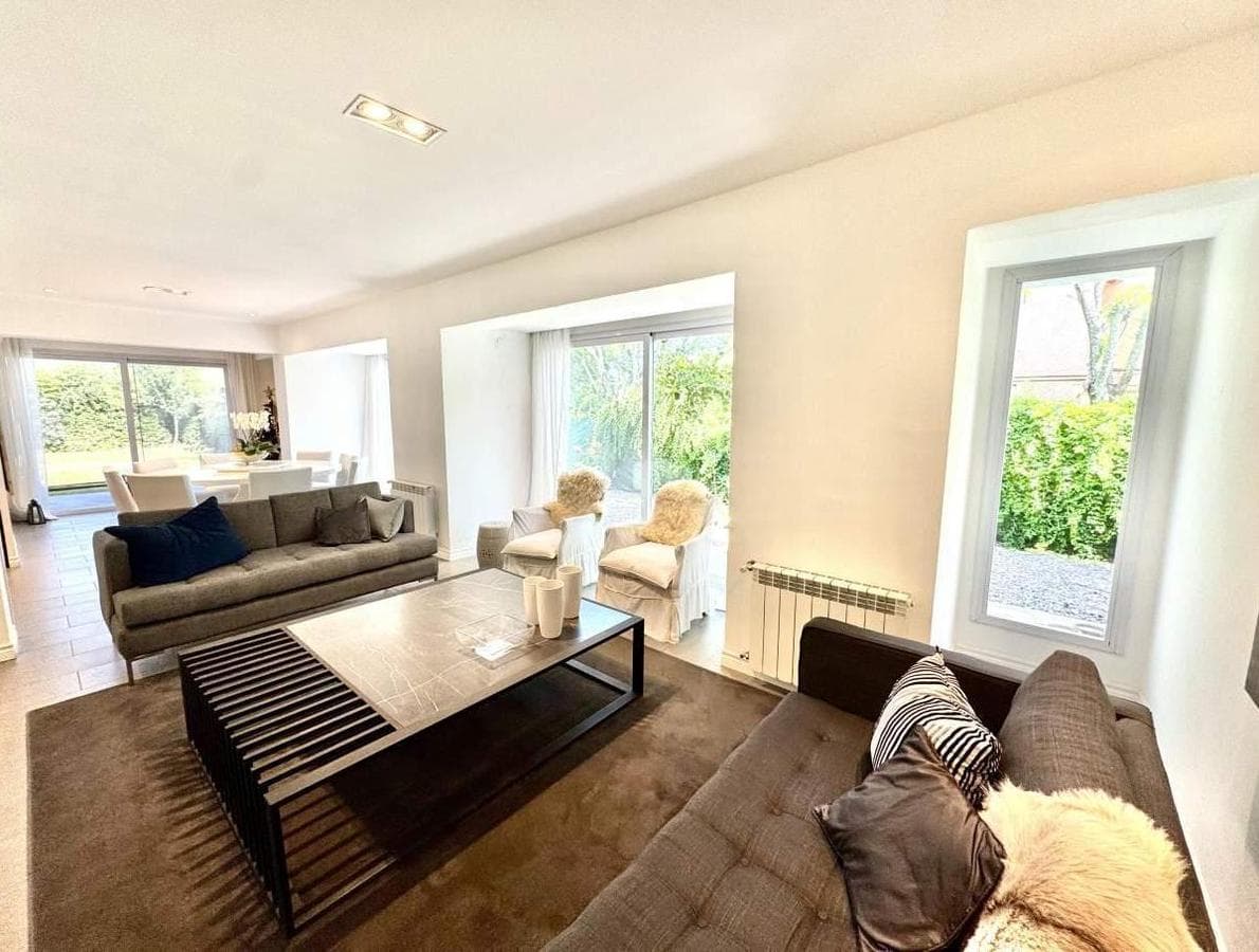 EXCLUSIVE LISTING: CASA CHACRAS DE LA VILLA - VILLA ALLENDE