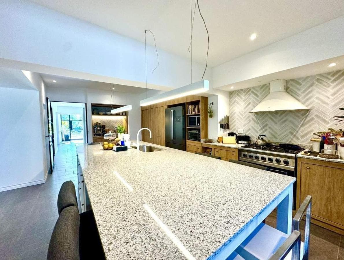 EXCLUSIVE LISTING: CASA CHACRAS DE LA VILLA - VILLA ALLENDE