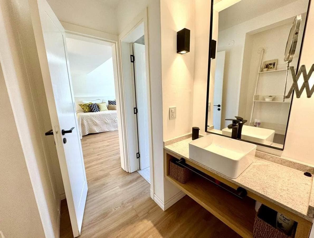 EXCLUSIVE LISTING: CASA CHACRAS DE LA VILLA - VILLA ALLENDE