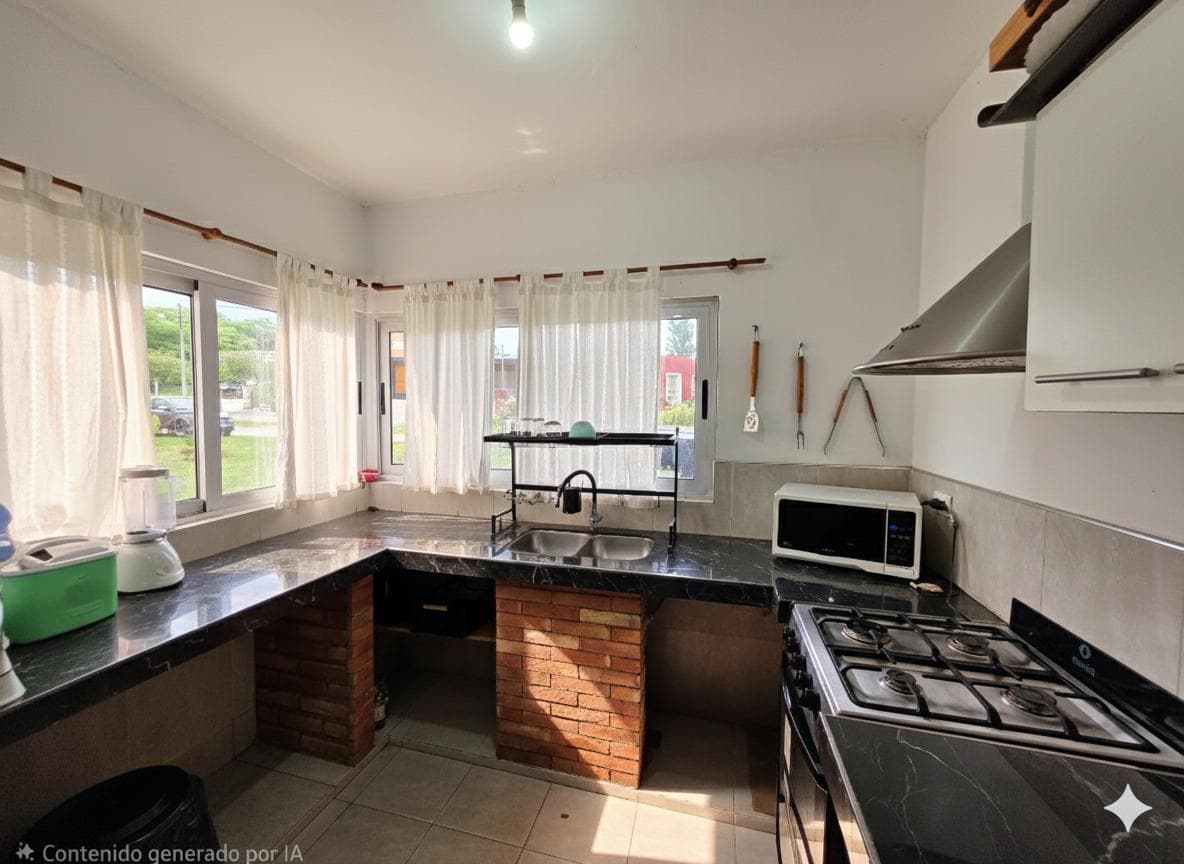 HOUSE FOR SALE IN LOMAS DEL REY