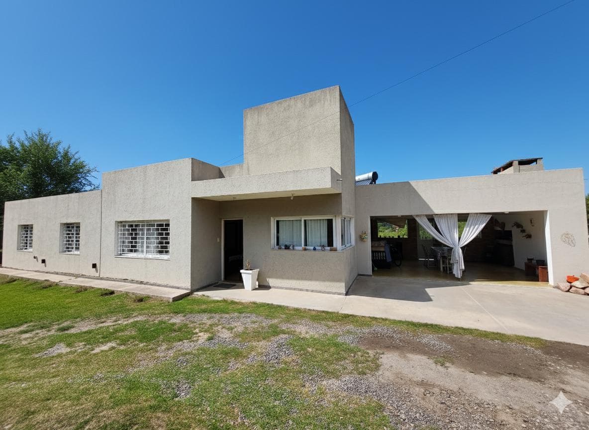 HOUSE FOR SALE IN LOMAS DEL REY