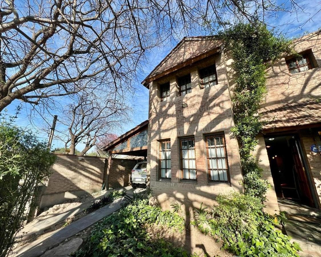 HOUSE FOR SALE: 3 BEDROOMS IN COLINAS DEL CERRO