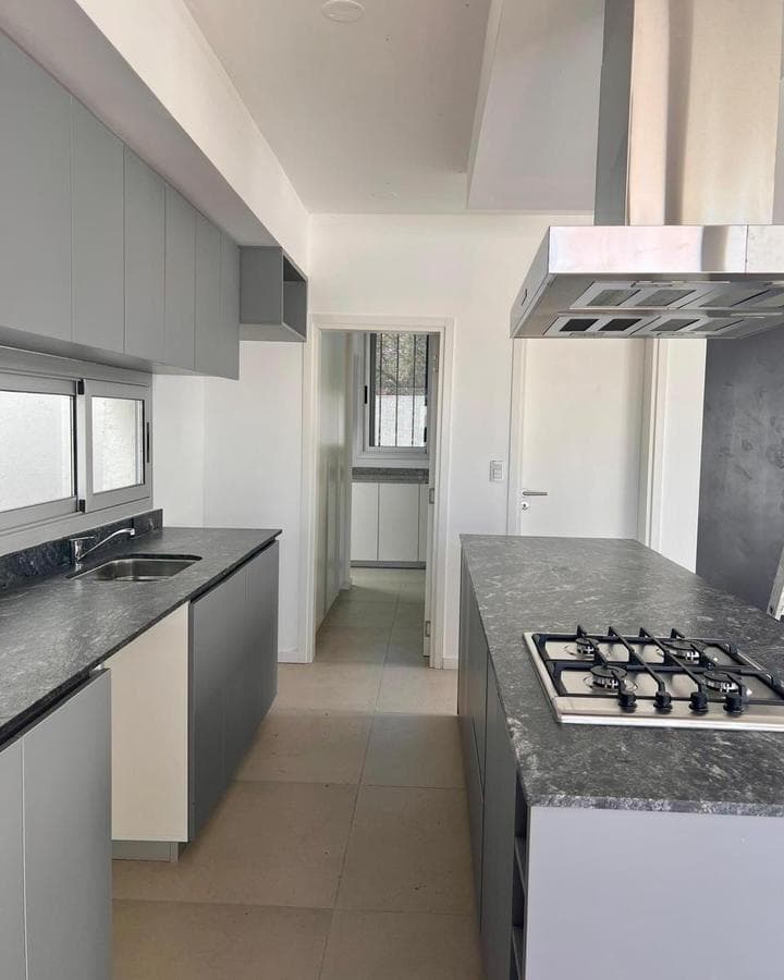 HOUSE FOR SALE - CAVENDISH HOUSING IN VILLA BELGRANO