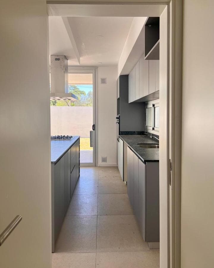 HOUSE FOR SALE - CAVENDISH HOUSING IN VILLA BELGRANO