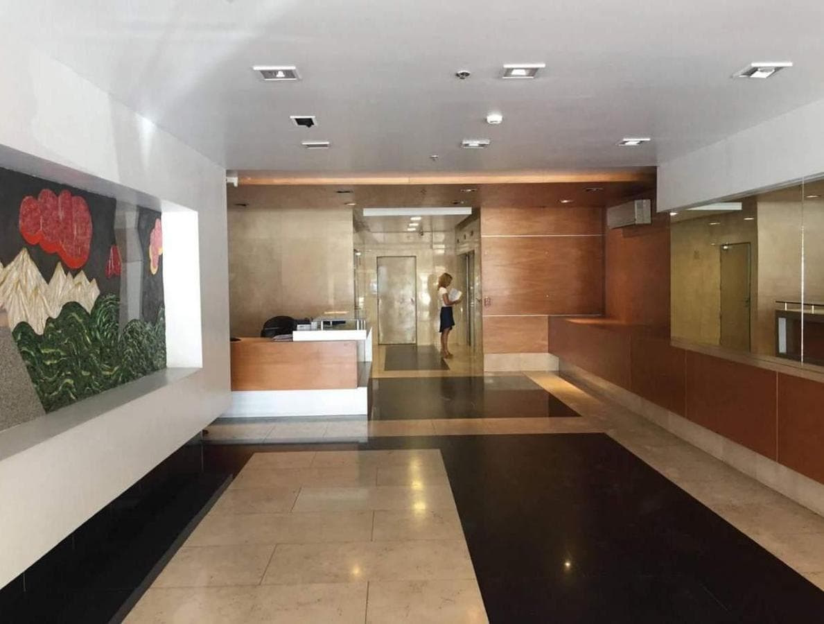 OFFICE FOR SALE IN A CORPORATE BUILDING IN DOWNTOWN
